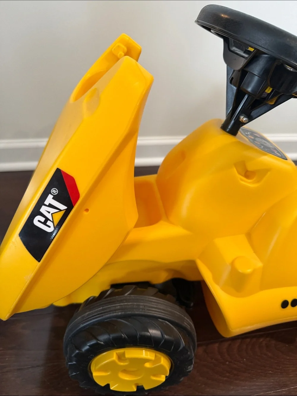 Caterpillar Dump Truck Yellow Ride-On Construction Tractor for Kids!